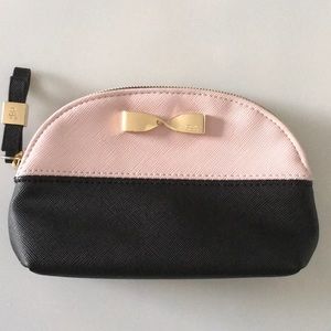 Victoria’s Secret makeup bag/card holder 💞